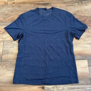 Men's Lululemon In Mind Shirt size medium